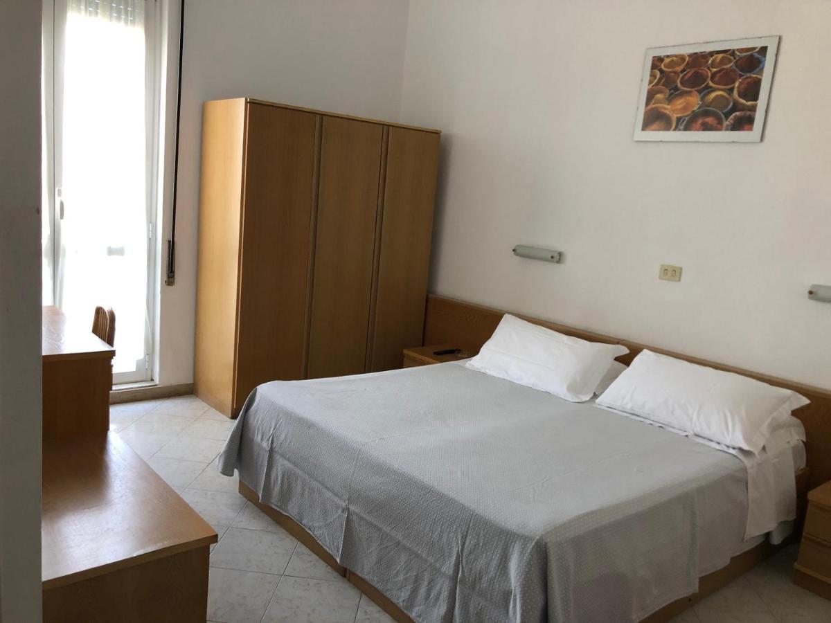 Hotel Valdinievole Lido di Camaiore Extérieur photo