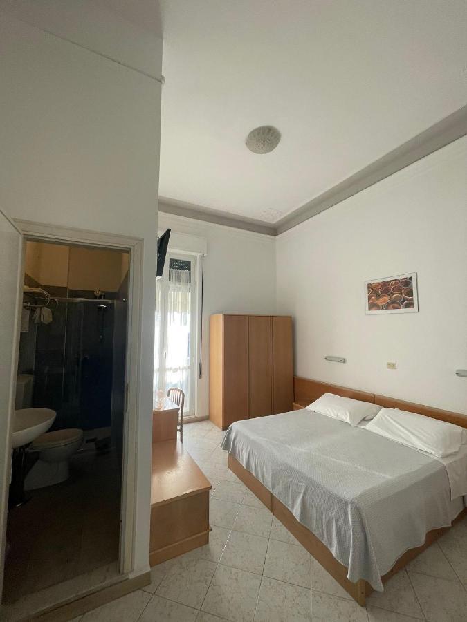 Hotel Valdinievole Lido di Camaiore Extérieur photo