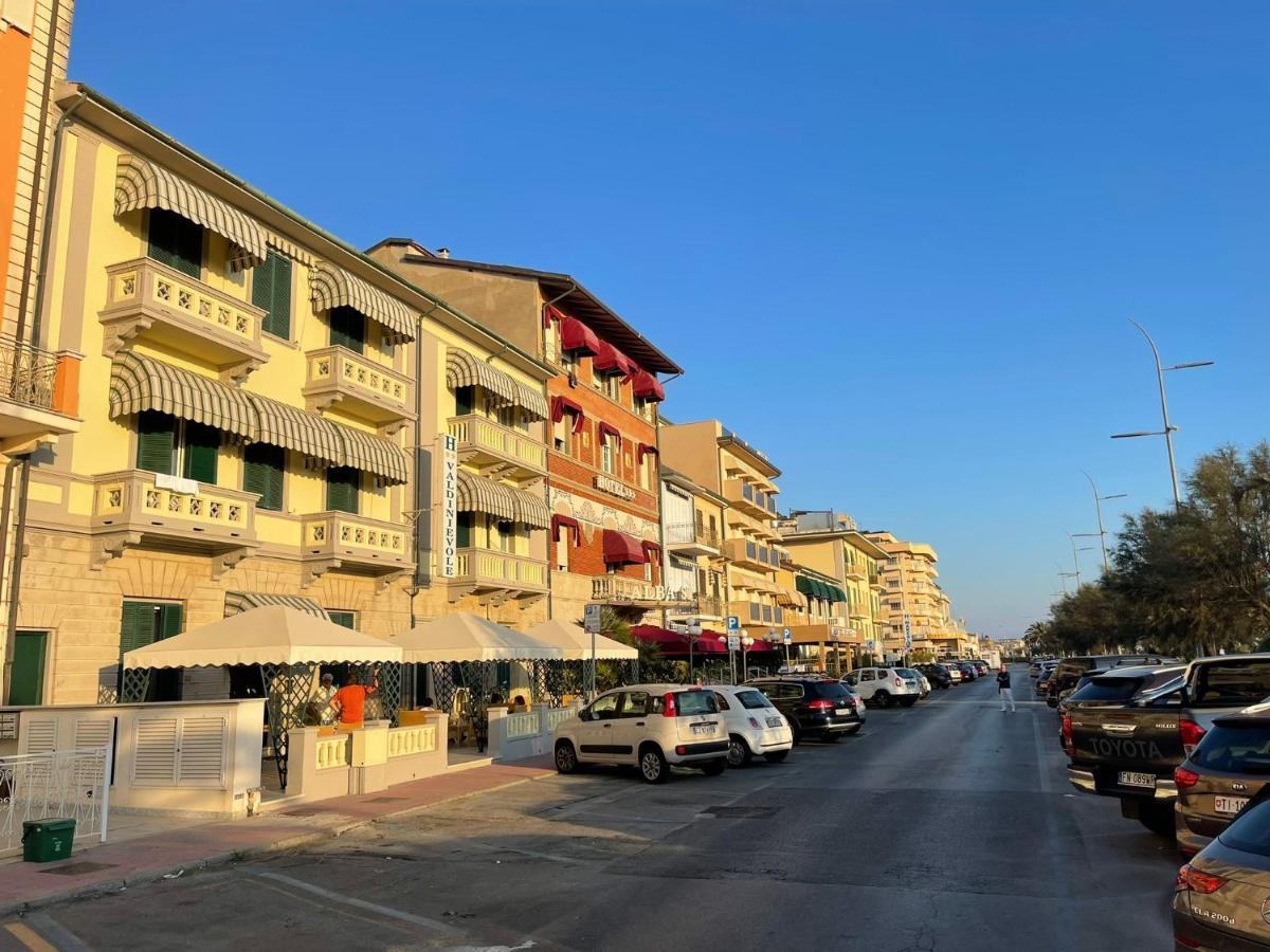 Hotel Valdinievole Lido di Camaiore Extérieur photo
