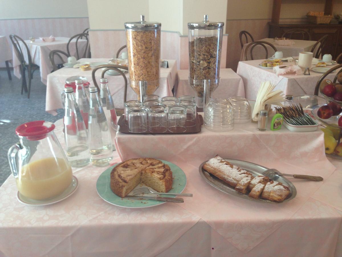 Hotel Valdinievole Lido di Camaiore Extérieur photo