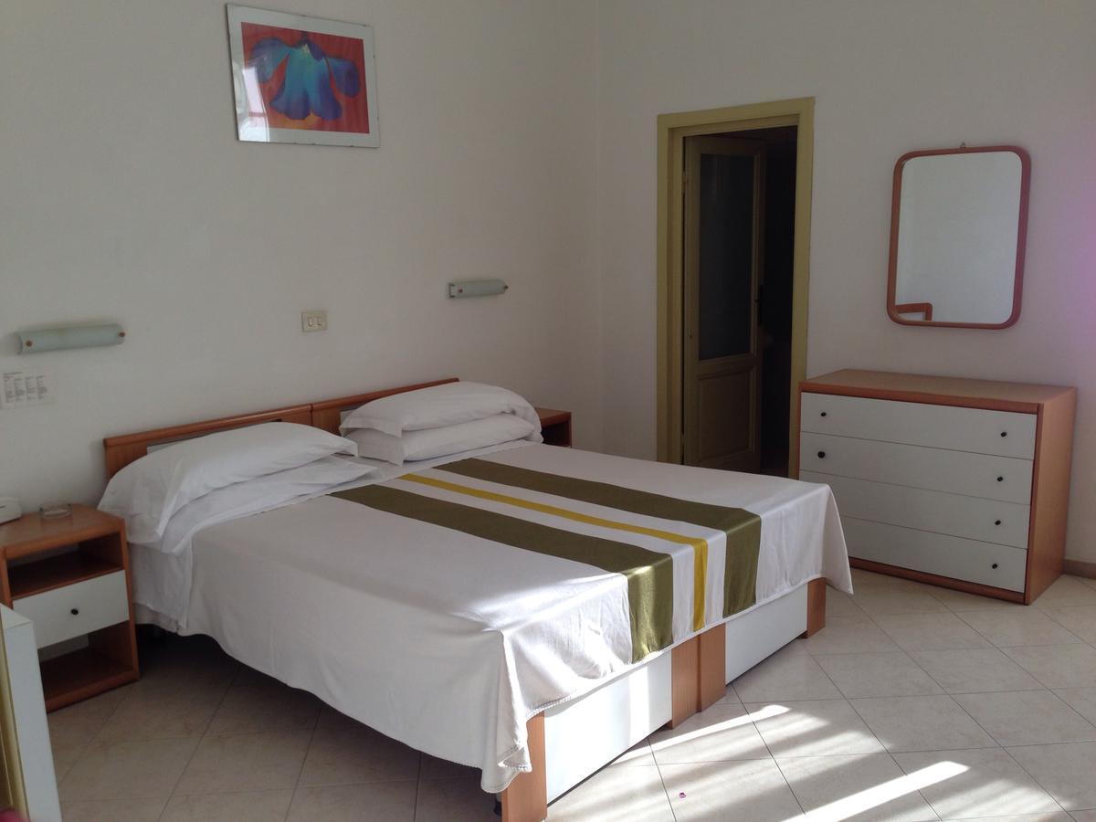 Hotel Valdinievole Lido di Camaiore Extérieur photo