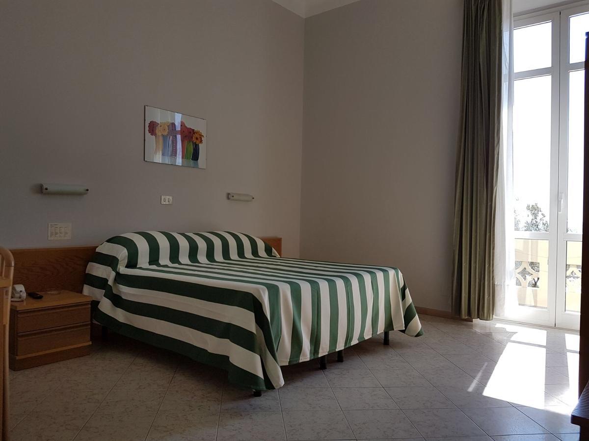 Hotel Valdinievole Lido di Camaiore Extérieur photo
