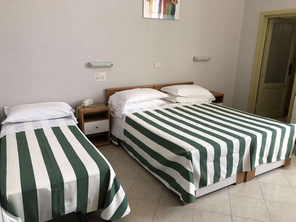 Hotel Valdinievole Lido di Camaiore Extérieur photo