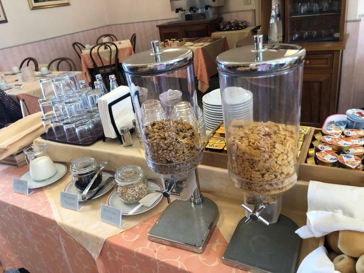 Hotel Valdinievole Lido di Camaiore Extérieur photo