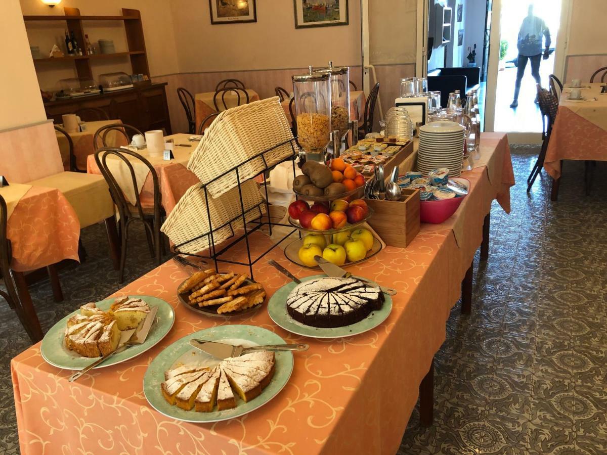 Hotel Valdinievole Lido di Camaiore Extérieur photo