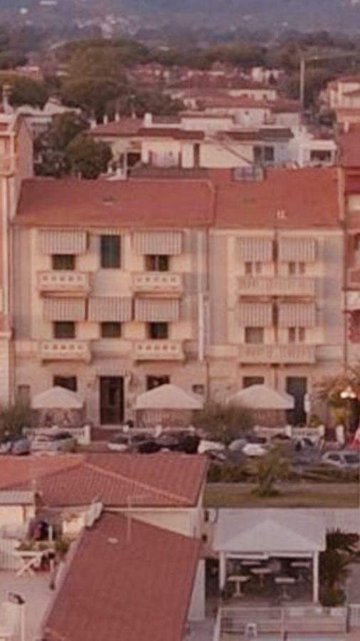 Hotel Valdinievole Lido di Camaiore Extérieur photo
